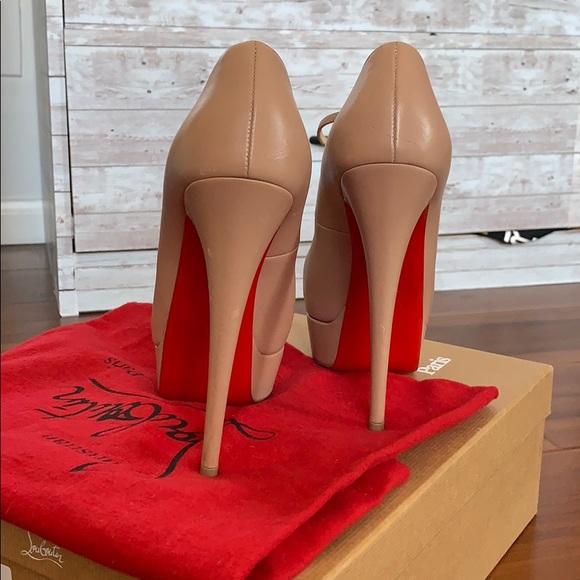 Authentic Christian Louboutin Vendome Peep Toe 120 Patent  AUTHENTIC CHRISTIAN LOUBOUTIN nude peep toe heels
